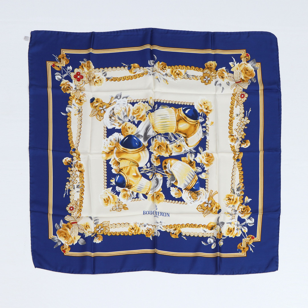 BOUCHERON, SCARF. Siden.