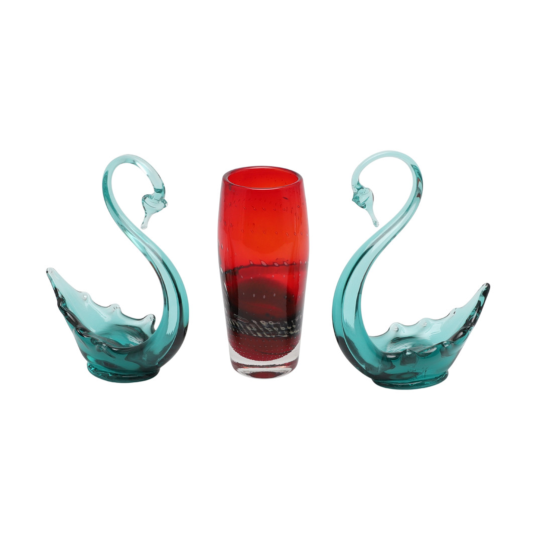 WHITEFRIARS GLASS SWANS & GLASS VASE.