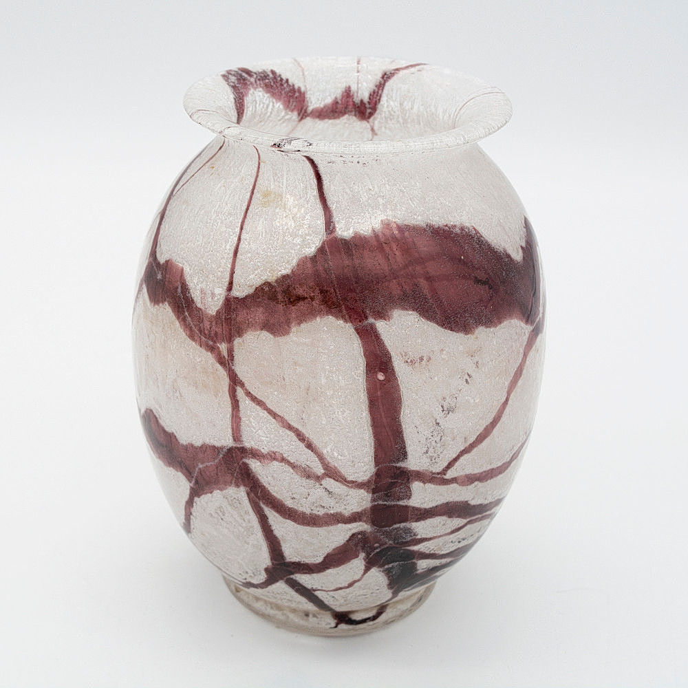 LOETZ, KUNSTGLASMANUFAKTUR IN KLOSTERMÜHLE, BÖHMEN, VASE AUS SCHAUMGLAS, MUNDGEBLASENES GLAS, 1930ER JAHRE.