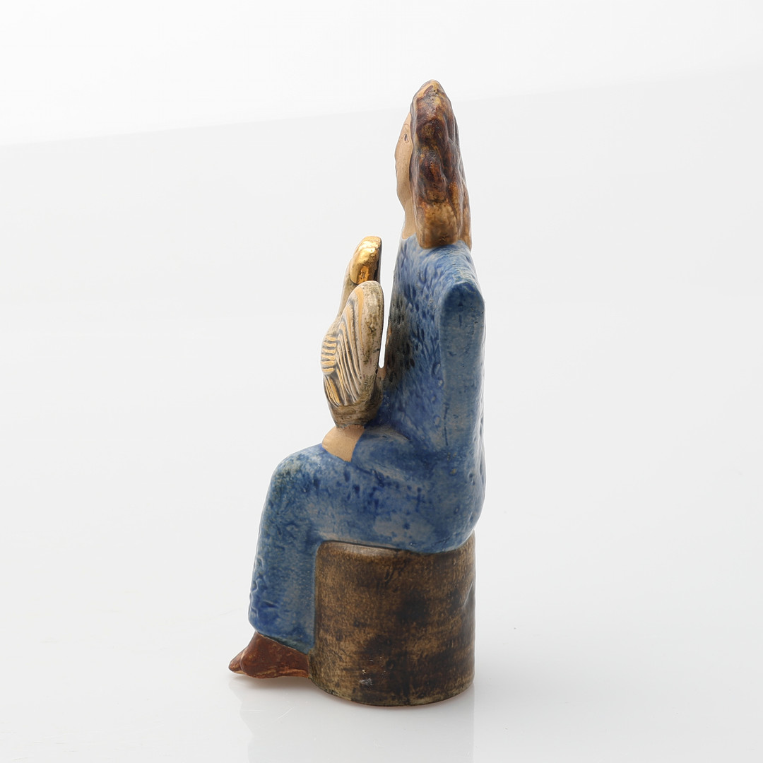 LISA LARSON. Skulptur / figurin, "Damen med tupp", unikat, stengods, signerad LISA L SWEDEN.
