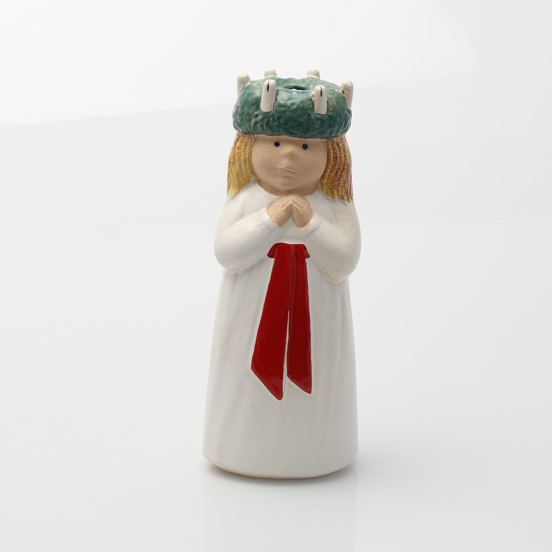 LISA LARSON. Skulptur / Figurin, "Lucia", stengods, för Gustavsberg. Signerad Lisa L K-Studion Gustavsberg SWEDEN.