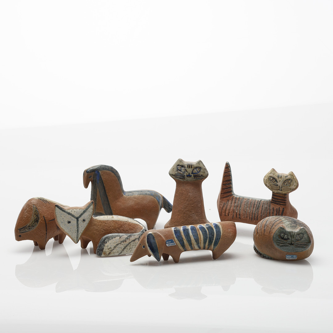 LISA LARSON. Komplett serie med sju figurer ur serien Lilla Zoo, stengods, för Gustavsberg.