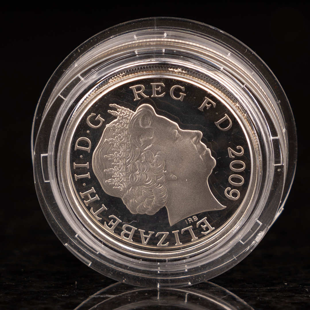 SILVERMYNT. Royal Shield of Arms, One pound 2009.