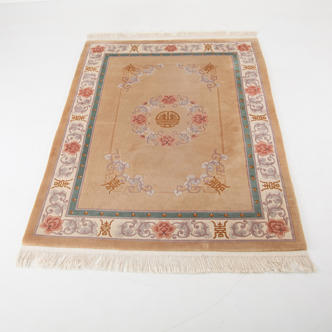 MATTA, 255 x 170 cm, Kina 1900-talets senare del.