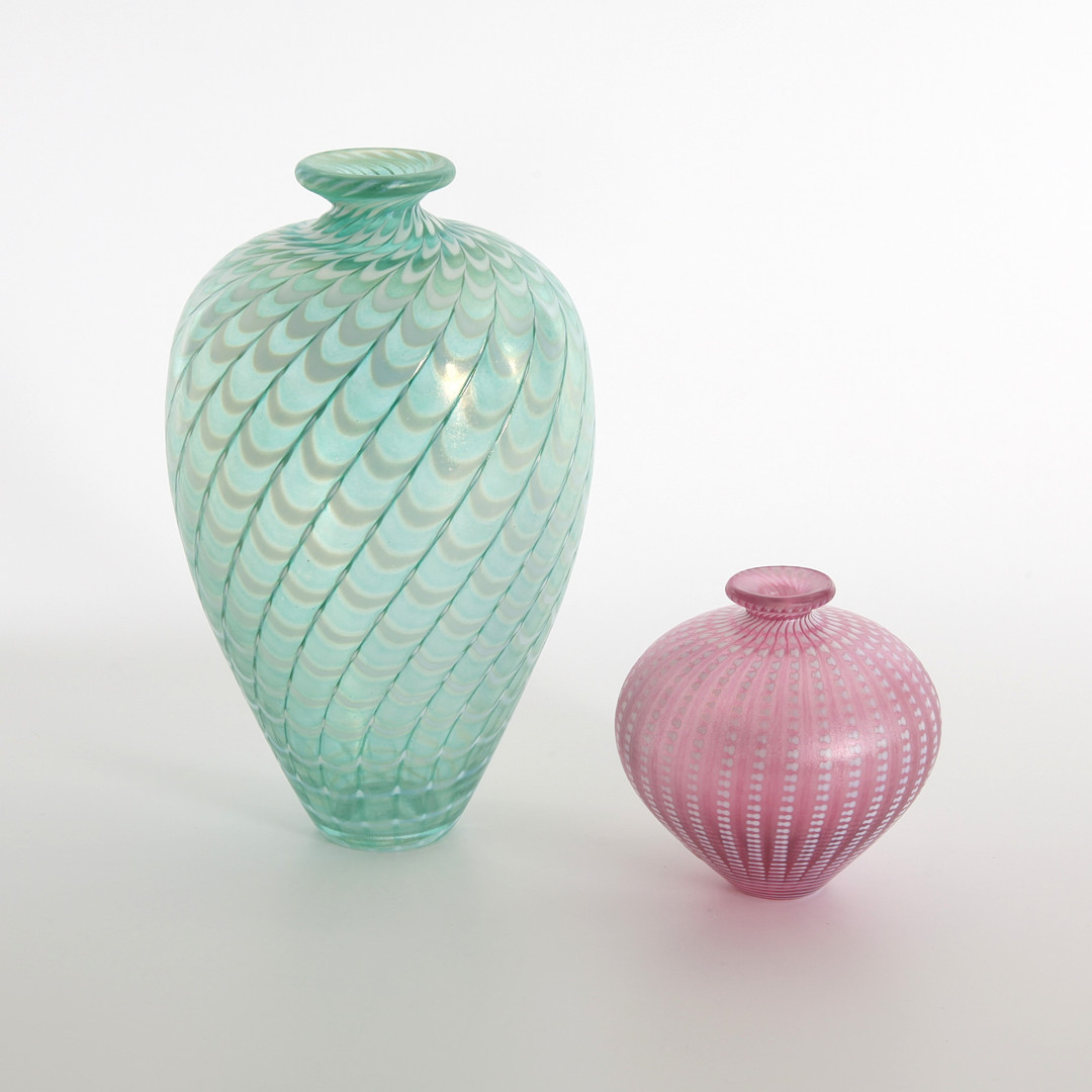 BERTIL VALLIEN. f 1938. Vaser 2 st, "Minos", Artist Collection Kosta Boda, signerade.