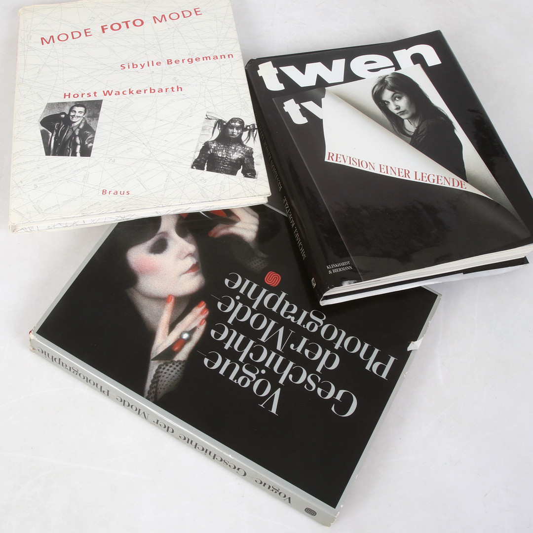 FOTOBÖCKER, 3 st. "Twen, - Revision einer Legende", "Mode - Foto - Mode" (Edition Braus). Vogue Geschichte der Mode Photographie.