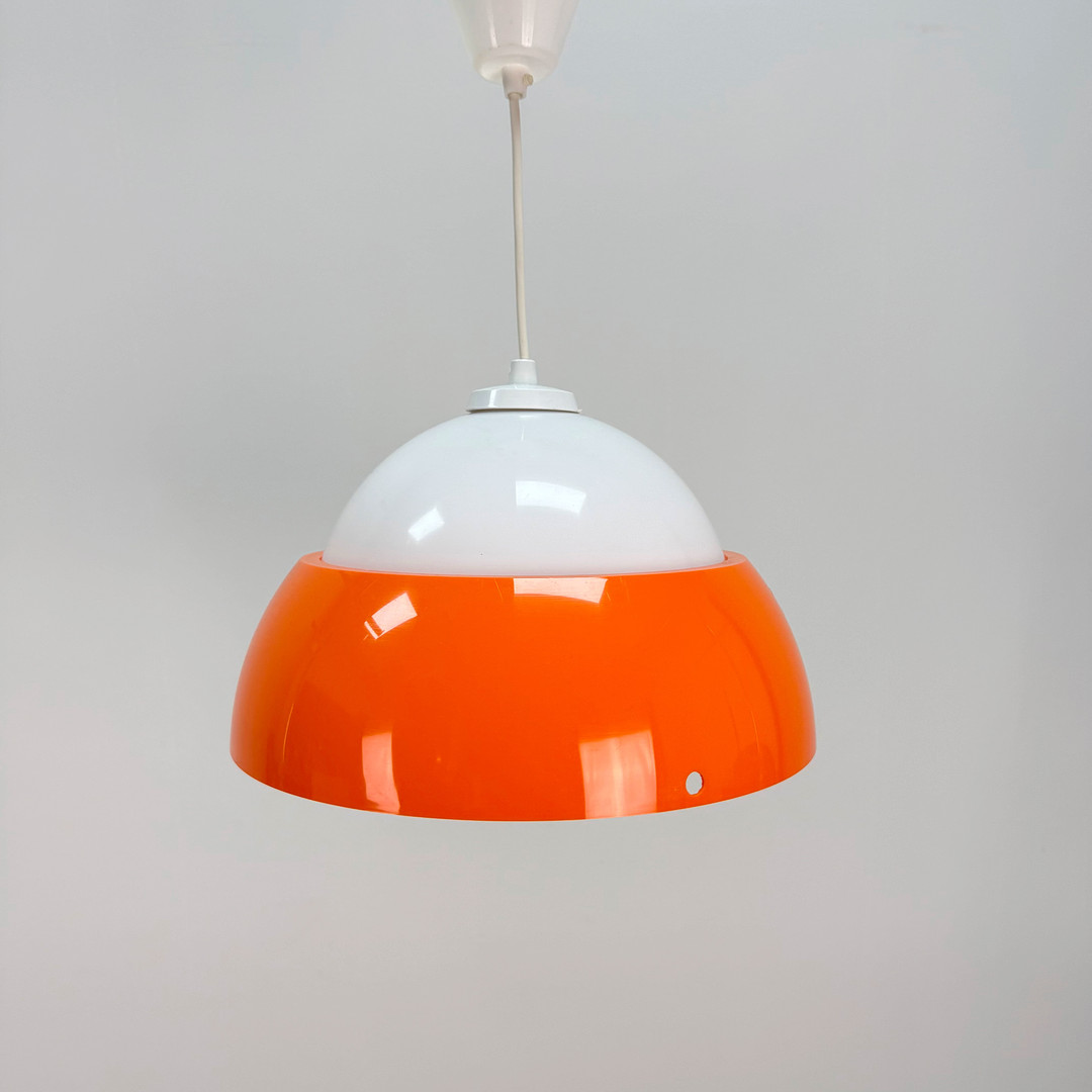 TAKLAMPA - plast , orange, 1970 tal.