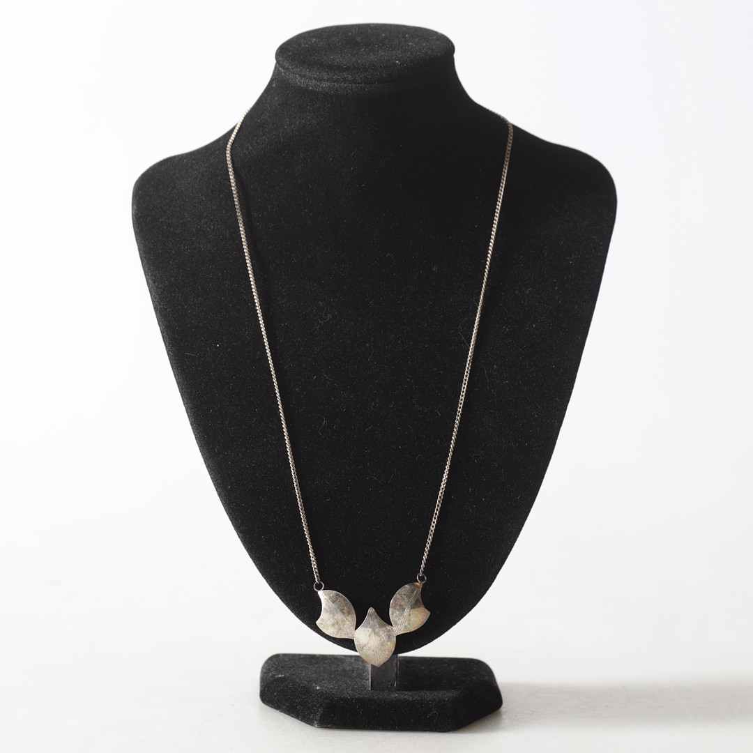 COLLIER, sterlingsilver. Totalvikt ca 7,8 gram.