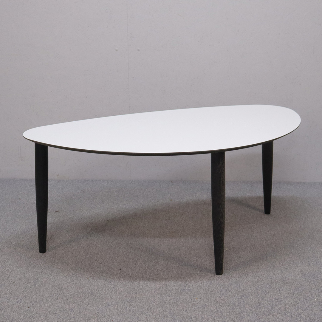 SOFFBORD, vitt laminat med betsade träben, 2000-tal.