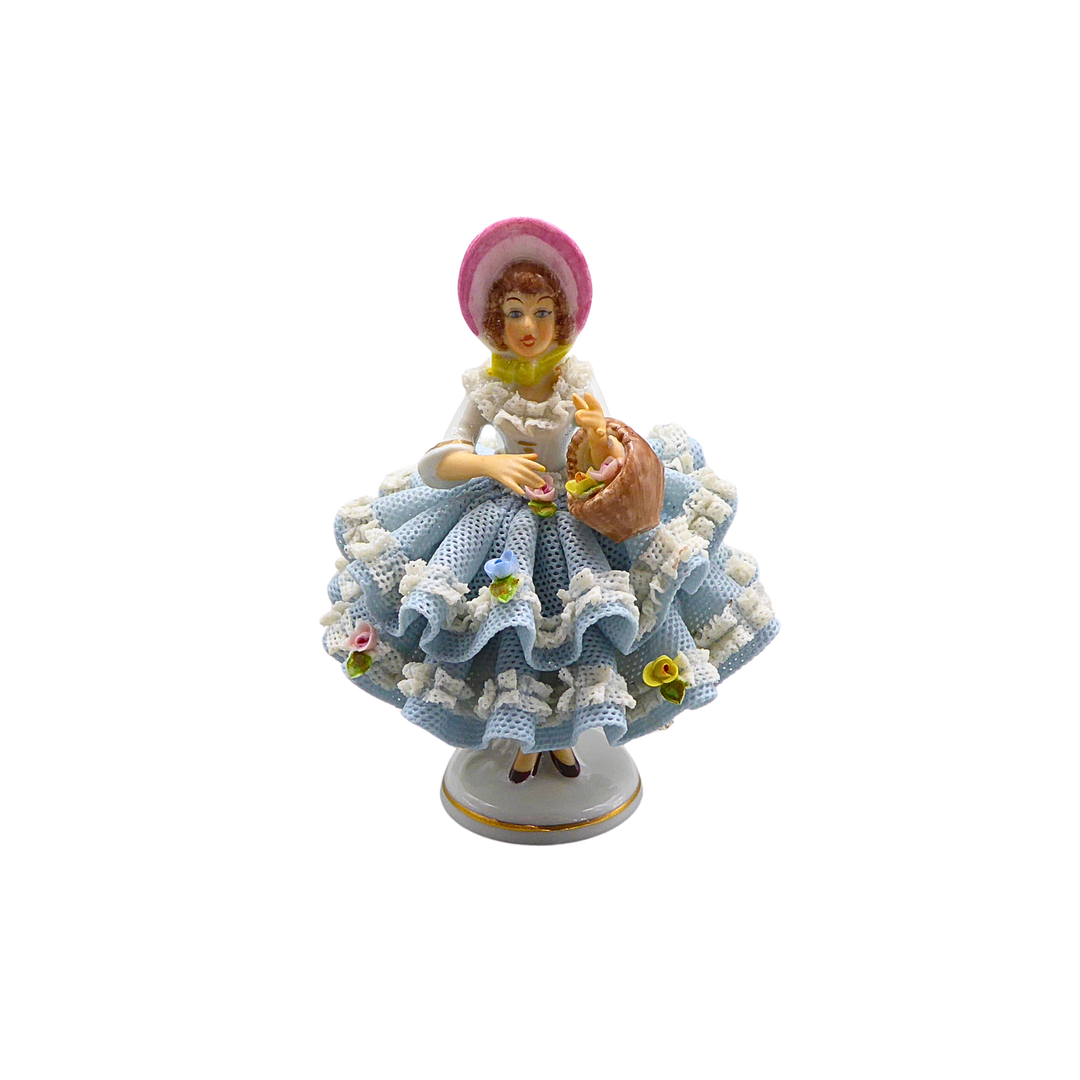 SANDIZELL PORZELLANFIGUR „DAME MIT BLUMENKORB“, DRESDNER SPITZE.