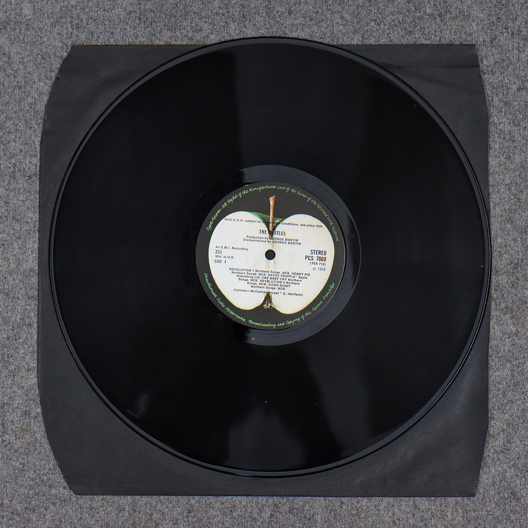 THE BEATLES, VINYLALBUM KOMPLETT ORIGINALUTGÅVA "THE WHITE ALBUM", DUBBEL LP MED ORIGINALDELAR, NR. 0376558, APPLE RECORDS, 1968.
