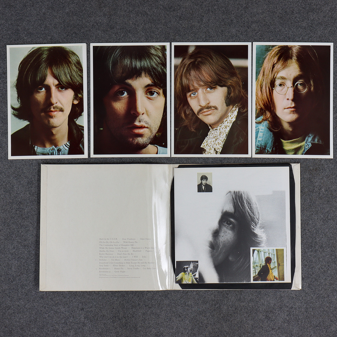 THE BEATLES, VINYLALBUM KOMPLETT ORIGINALUTGÅVA "THE WHITE ALBUM", DUBBEL LP MED ORIGINALDELAR, NR. 0376558, APPLE RECORDS, 1968.
