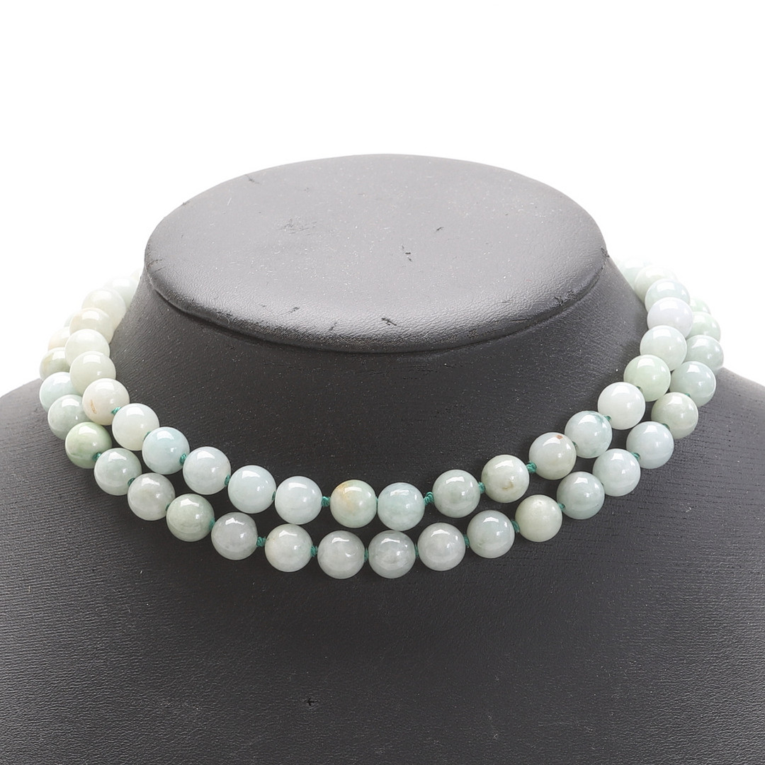 COLLIER, gröna jade pärlor.