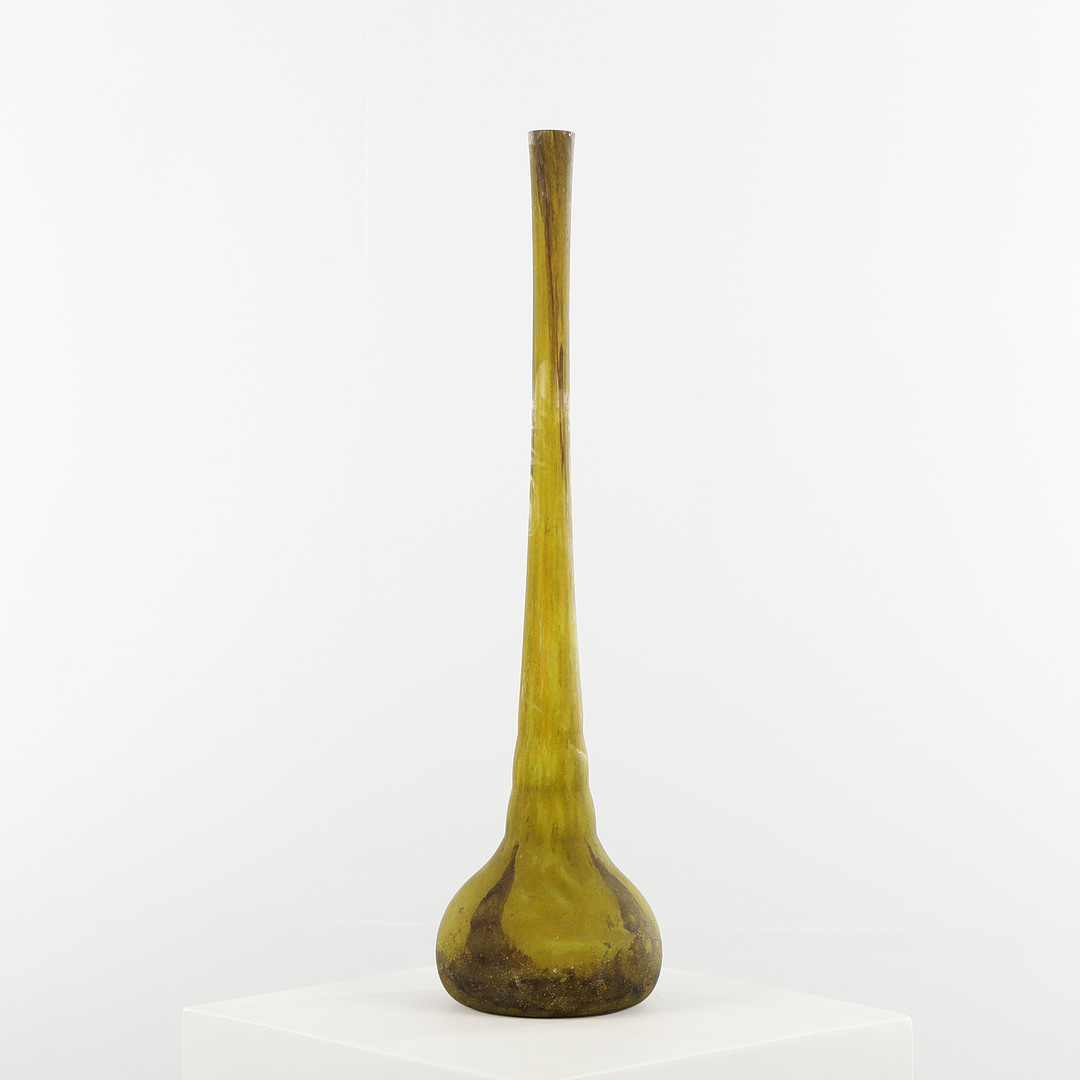 DAUM NANCY. Stor art nouveau vase af grønt glas, 1900-tallets første fjerdedel.