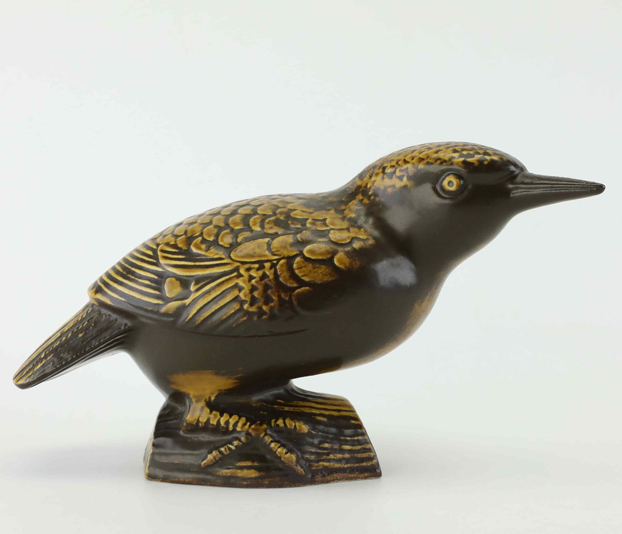 SVEN WEJSFELT. Fågel, stengods, Nötväcka, ur serien "Flock 5", Gustavsberg, 1970-tal.