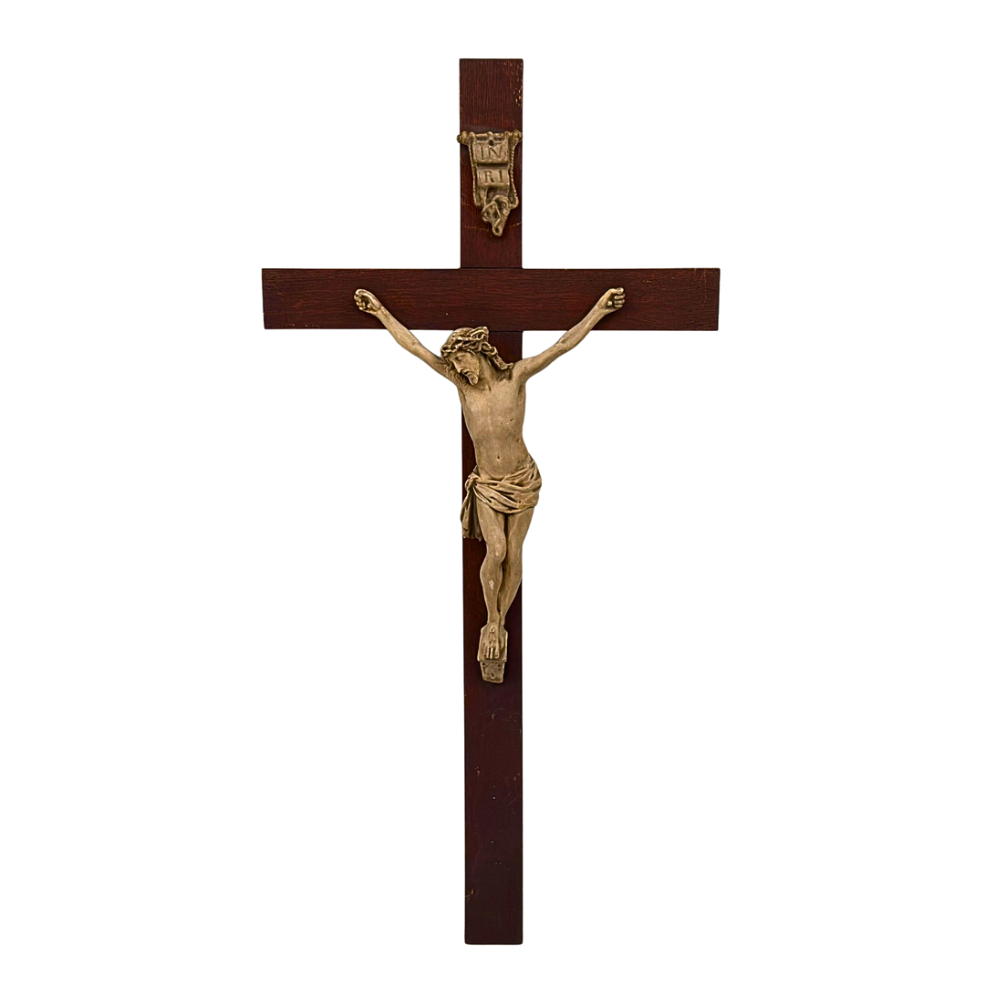 JESUSKREUZ AUS HOLZ MIT EINER DETAILLIERTEN CHRISTUSFIGUR AUS GIPS.