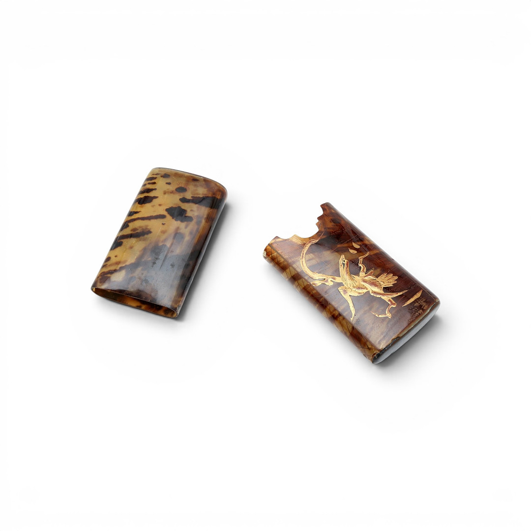 Japanese Meiji snuff box in gilt tortoiseshell, 19th Century.
