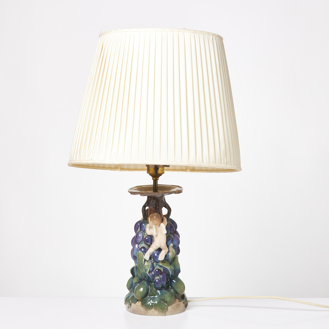 VICKEN VON POST. Bordslampa, Rörstrand, porslin, signerad V.v. Post i godset, märkt Rörstrand under.