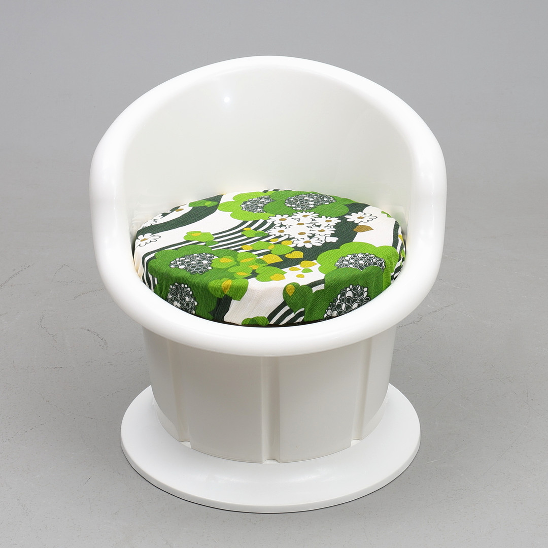 KNUT & MARIANNE HAGBERG. Fåtölj, "Popptorp", plast/textil, Ikea.