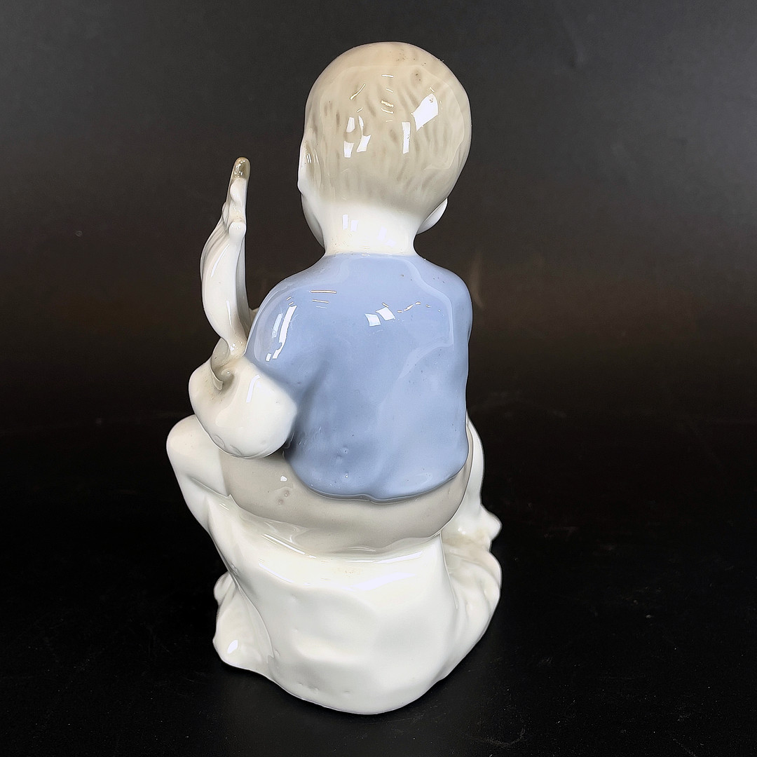 FIGURINER, 5 delar varav 4 st Wagner & Apel Porzellanfiguren, Lippelsdorf, Tyskland.