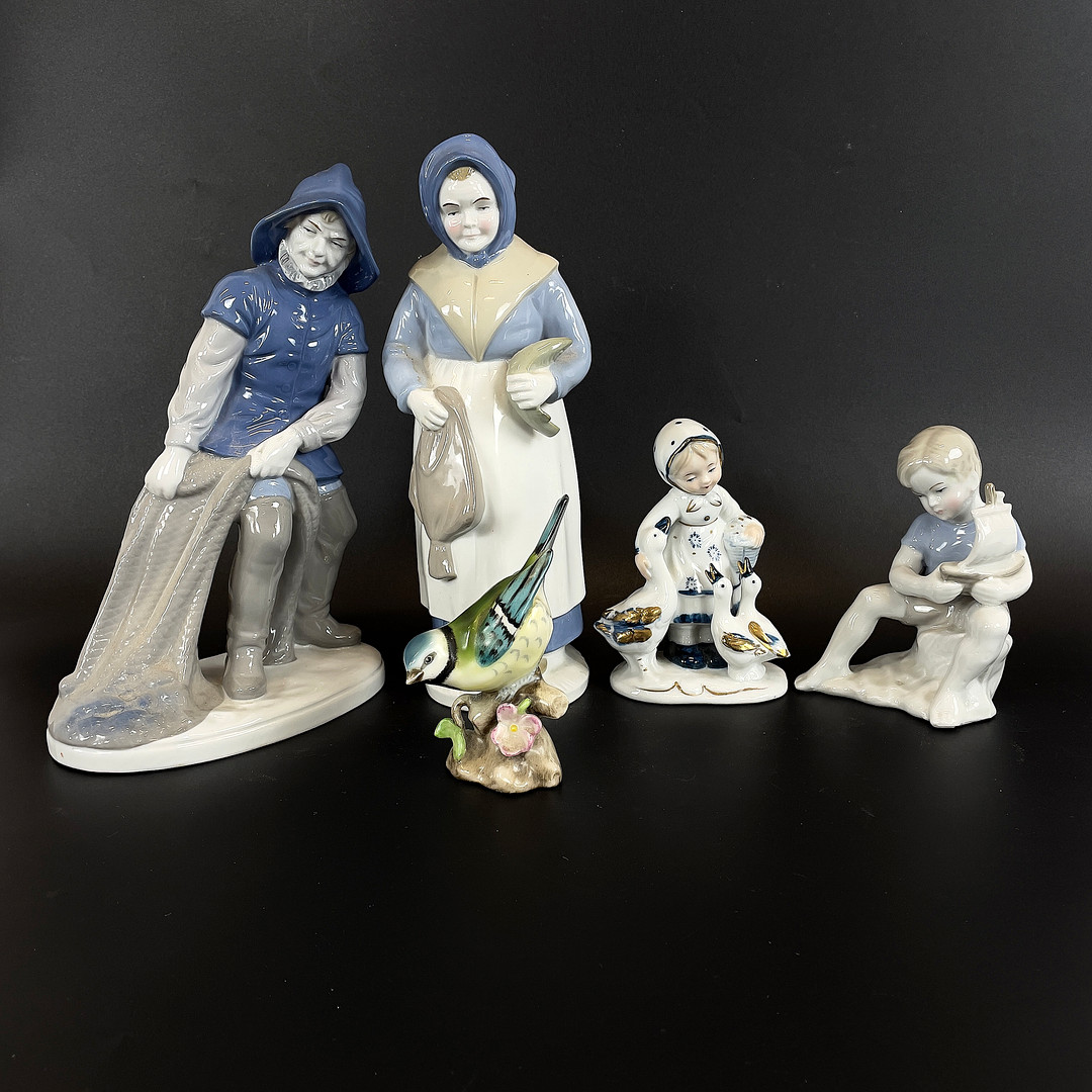 FIGURINER, 5 delar varav 4 st Wagner & Apel Porzellanfiguren, Lippelsdorf, Tyskland.