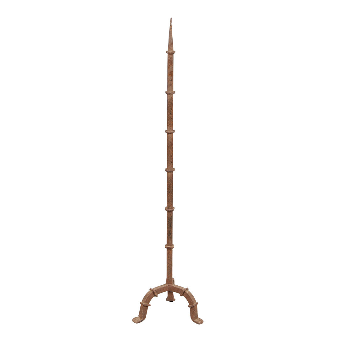 AN 18TH/19TH CENTURY WROUGHT IRON PRICKET.
