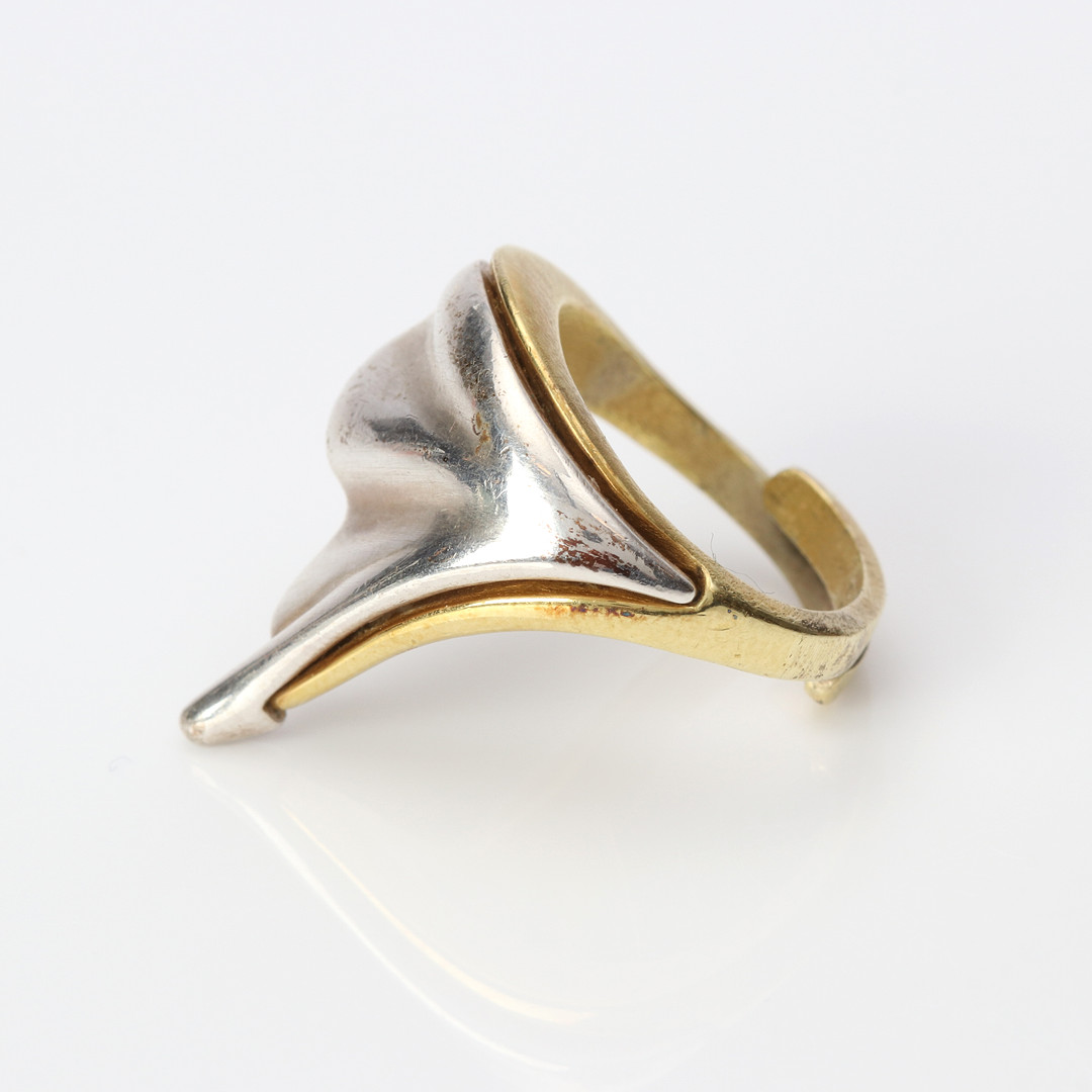 GUNTHER, "BIJOU JEUNESSE", RING. Delvis förgyllt sterlingsilver, Pfozheim.