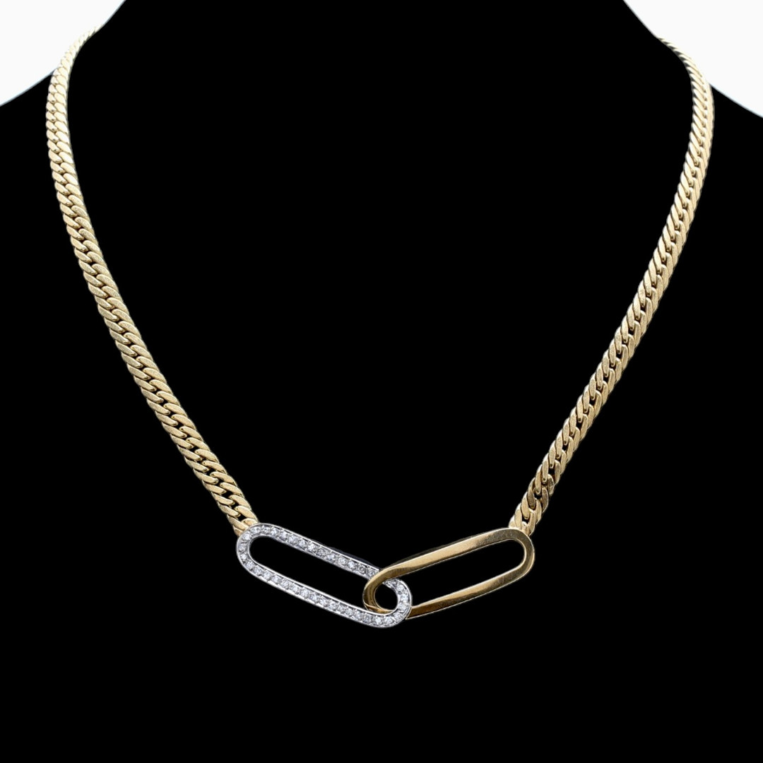 Two-tone gold and diamonds choker.