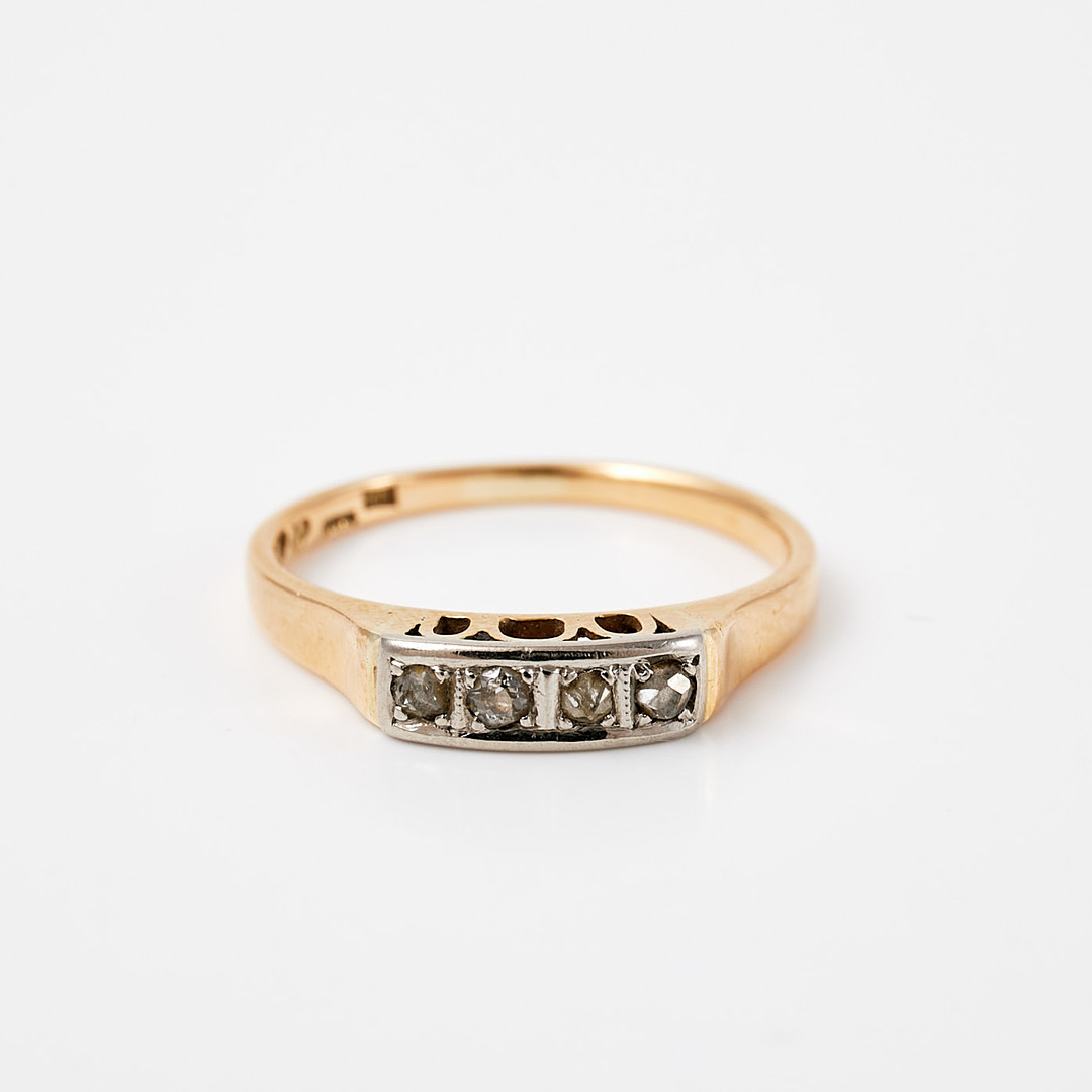 RING, 18 k guld, 4 gammalslipade diamanter, 0,10 ct, Erik Thomassons Guld-& Juvelfirma, Stockholm, 1949.