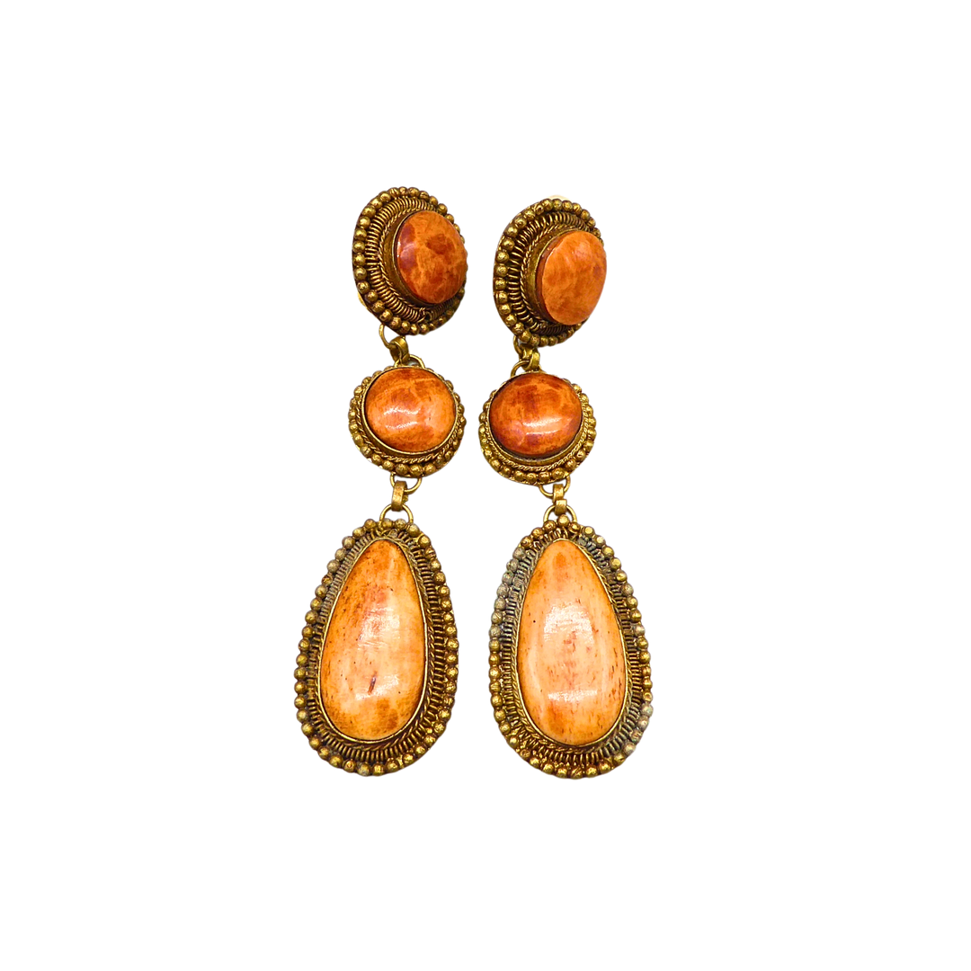 PAAR OHRCLIPS, MODESCHMUCK, ETHNO-STIL MIT CABOCHONS.