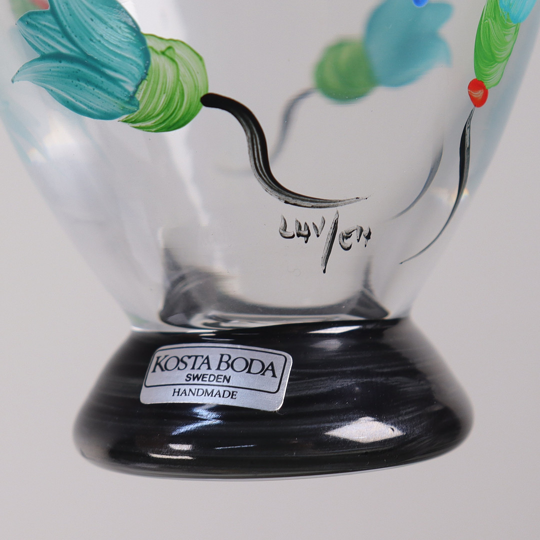 ULRICA HYDMAN-VALLIEN. "Paradise", vaser i målat glas, Kosta Boda, 2 st.