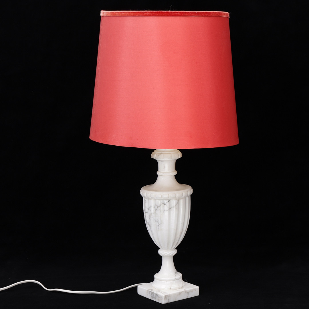 BORDSLAMPA, marmor, 1970/80-tal.