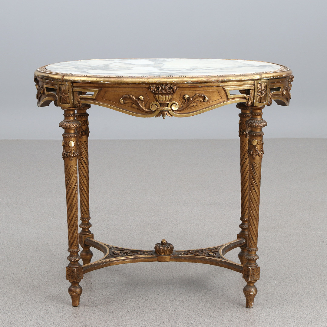 SALONGSBORD. Förgyllt och bronserat trä och pastellage. Louis XVI-stil, tidigt 1900-tal.