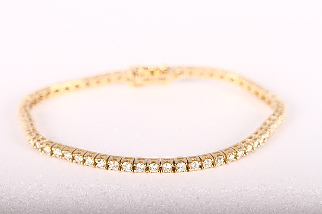 ARMBAND, tennisarmband 2,41ct, 18K.