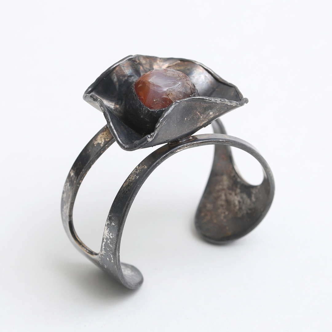 AD DESIGN, armring, silver/ metall med sten, Danmark, 1900-talets andra hälft.