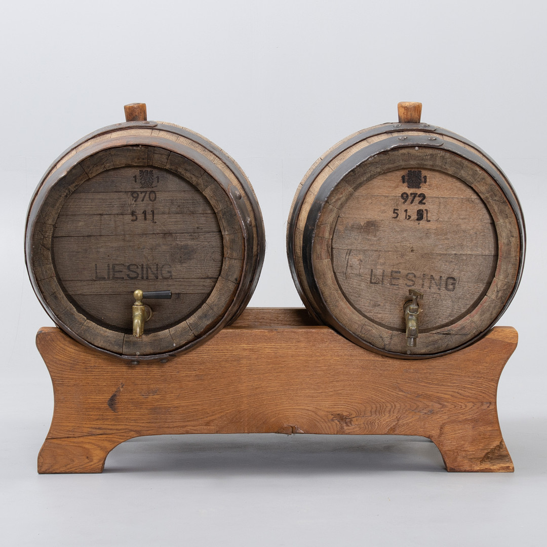 Vintage træ tønder med messinghaner fra Liesing Bryggeri i Østrig, første halvdel af 1900-tallet (3).