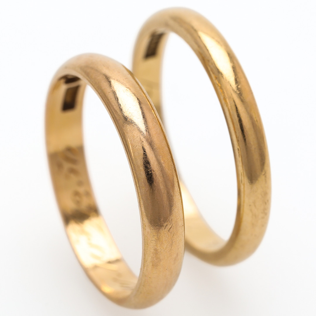 SLÄTA RINGAR, 2 st, 18 k guld.