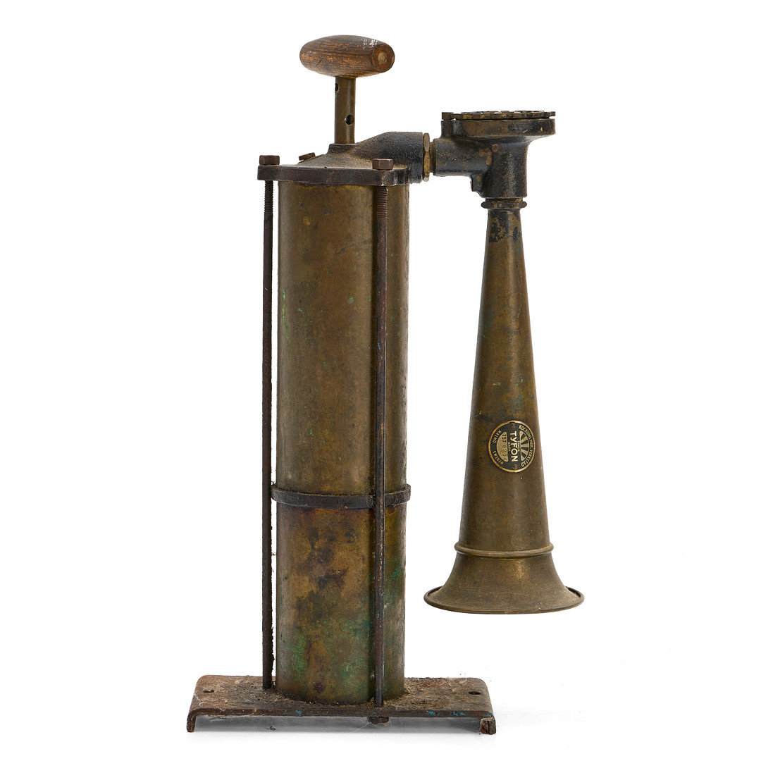 MISTLUR, "Tyfon", Kockums mekaniska verkstad, mässing och gjutjärn, 1900-talets första hälft.