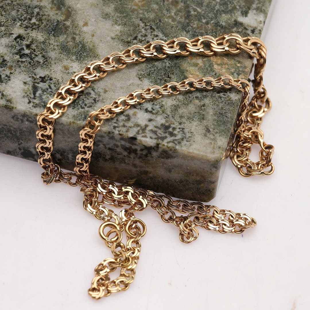 COLLIER, 18K guld, Bismarck. Totalvikt ca 14,11 g.