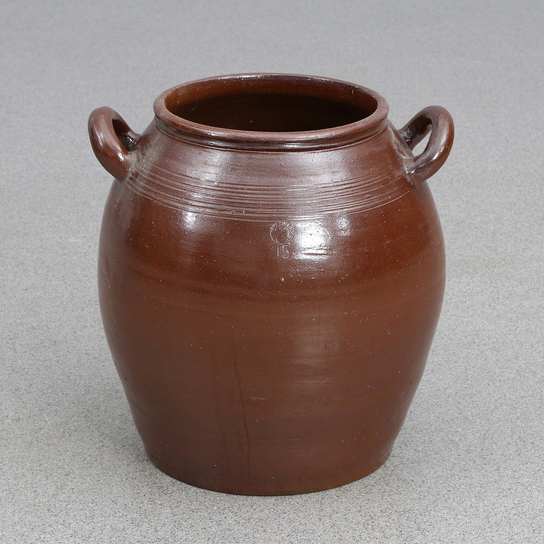 HELSINGBORG, KRUS. Saltglaserat stengods. 1880-1922.