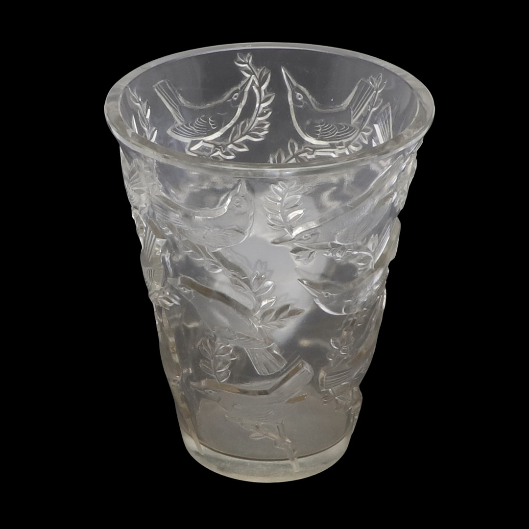 LALIQUE GLASS VASE - GRIVES.