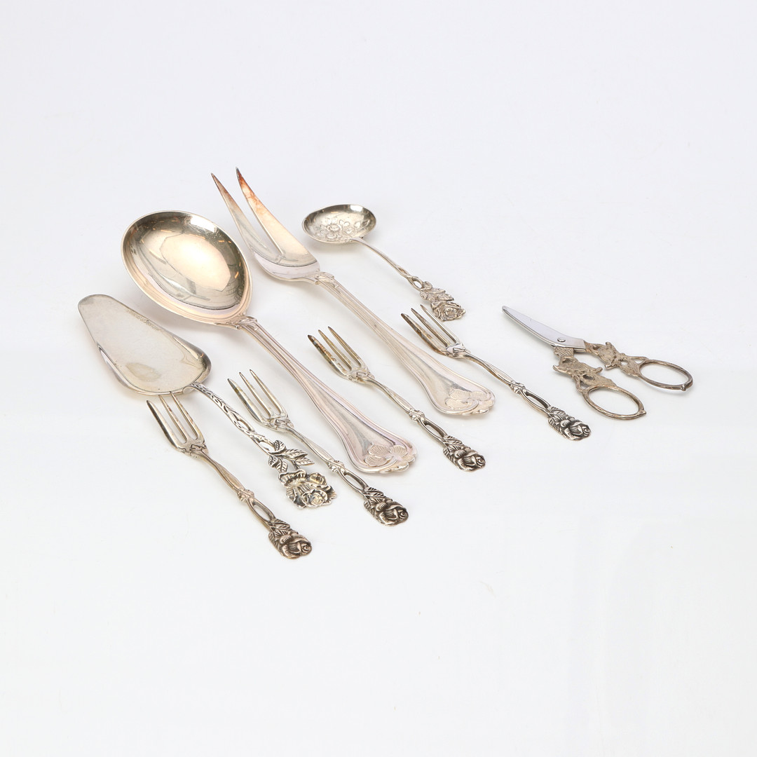 PARTI SILVERBESTICK, 9 DELAR. Vikt exklusive saxen ca 260 gram.