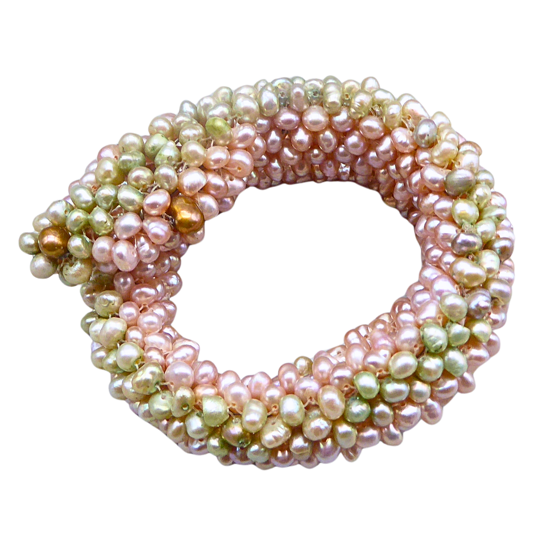 TORSADE-PERLENARMBAND AUS SÜSSWASSERPERLEN.