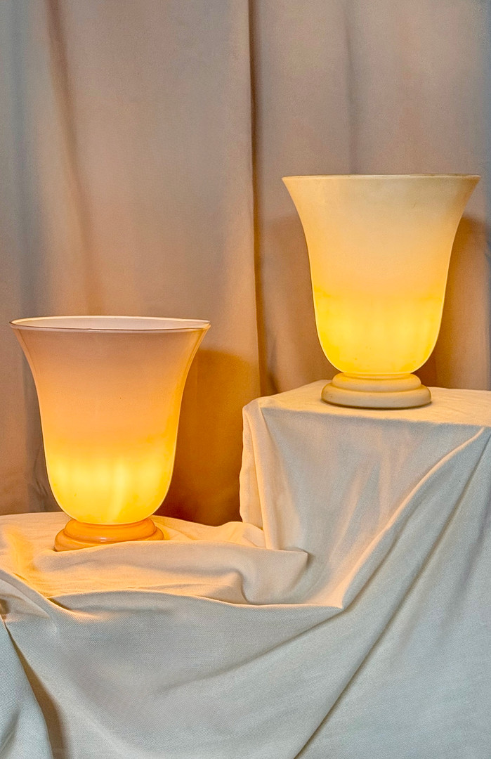 To uplight bordlamper af glas, 1970'erne (2).