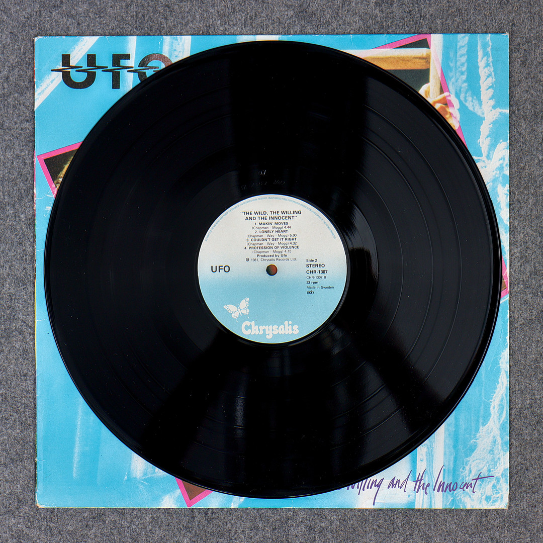 7 LP-SKIVOR, UFO.