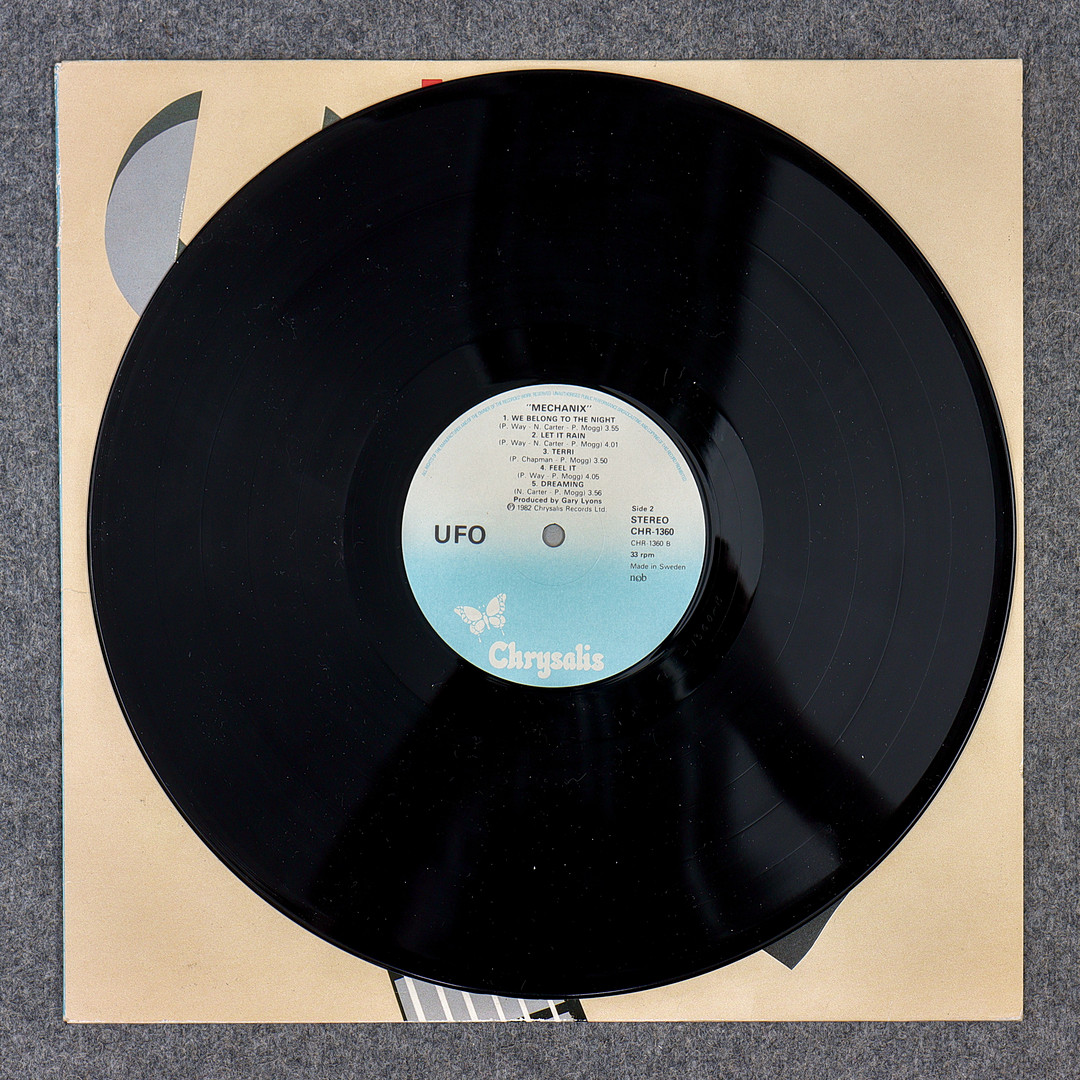 7 LP-SKIVOR, UFO.