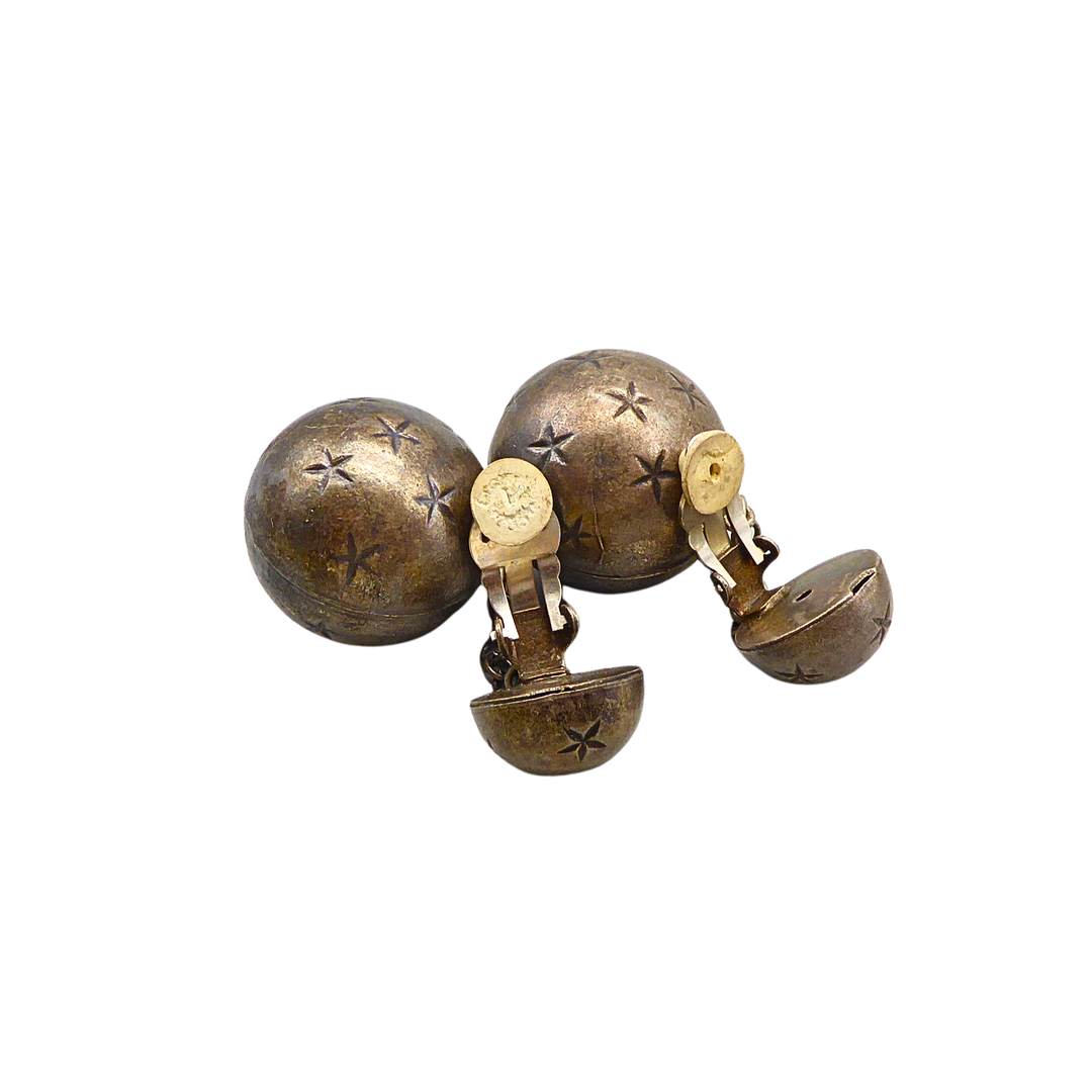 PAAR OHRCLIPS, MODESCHMUCK, KUGEL- UND STERNEN-DESIGN.