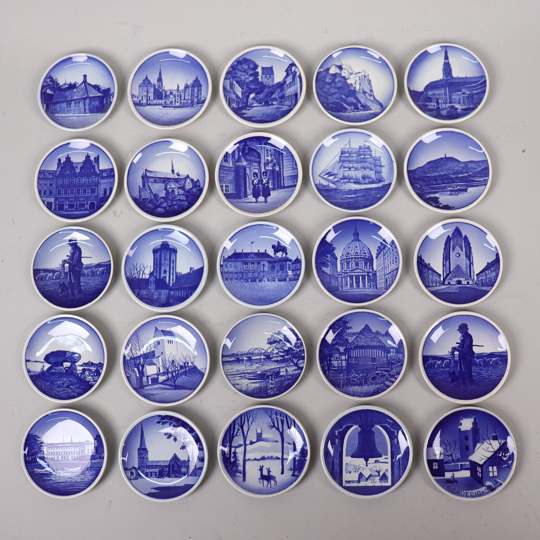 MINIATYRTALLRIKAR, porslin med danska motiv, Aluminia och Royal Copenhagen, 25 st.