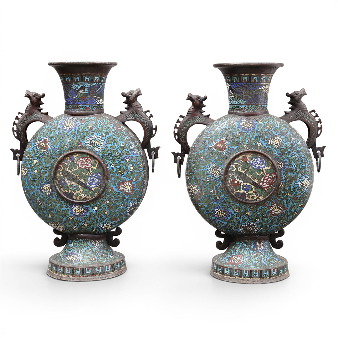 Pair of Chinese "moonflask" vases in enamelled bronze, 20th century.
