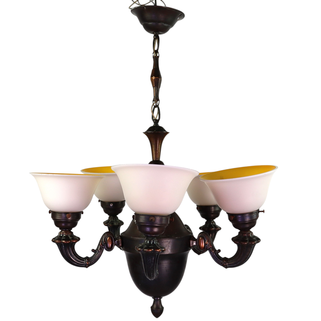 TAKLAMPA, mässing, 5 ljuspunkter, kupor av glas, 1920/30-tal.